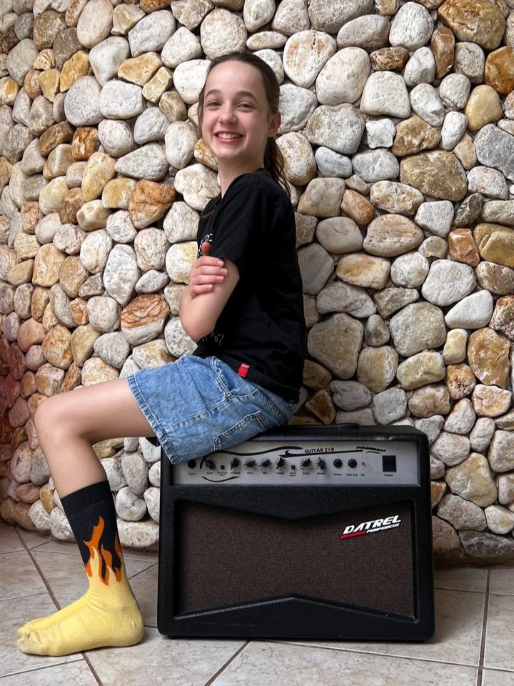 Lara na Batera - Parceira DATREL